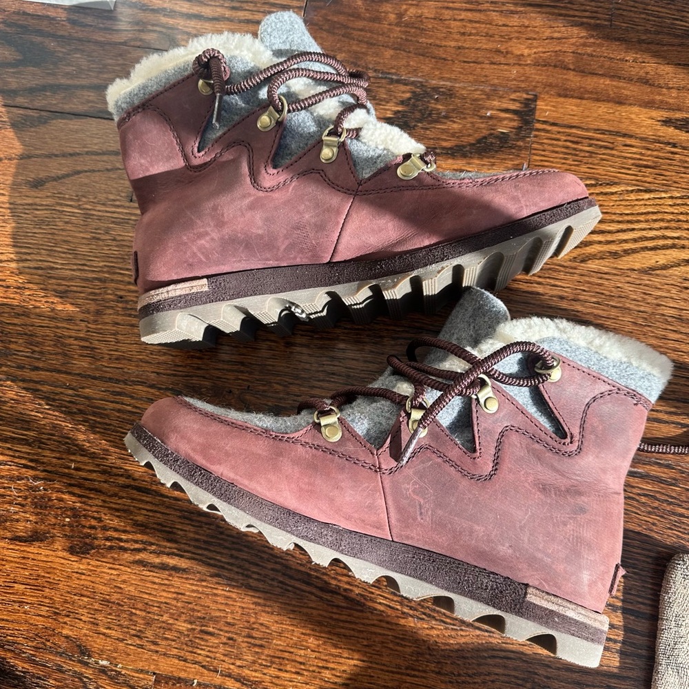 SOREL Women’s Ankle Boots, Lace Up Size 8